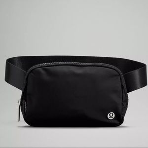 Lululemon Everywhere Belt Bag